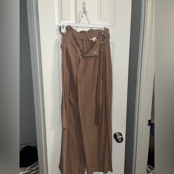 Brand new, never worn size large, loose fitted leg/flare leg Boho style pants - Picture 1 of 9